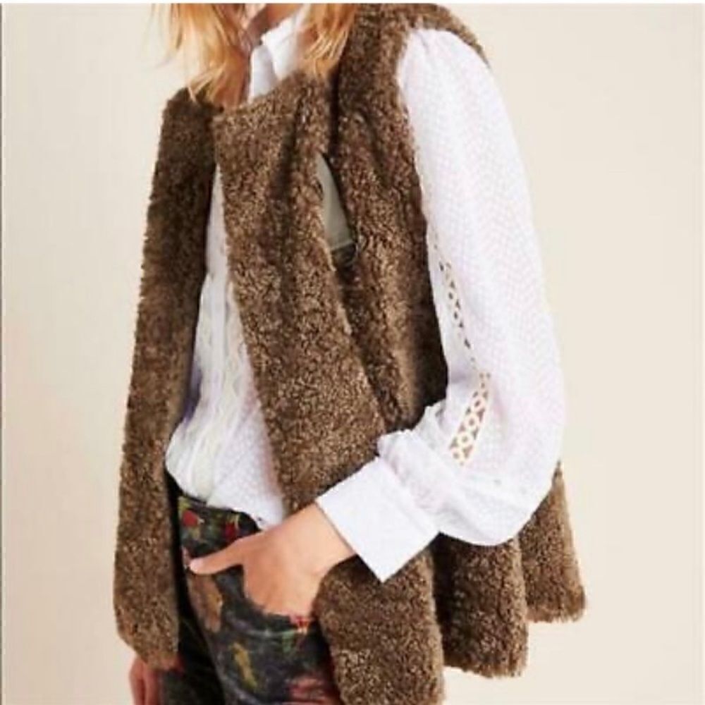 Anthropologie Akemi + Kin ALONNA Teddy Plush Vest Jacket